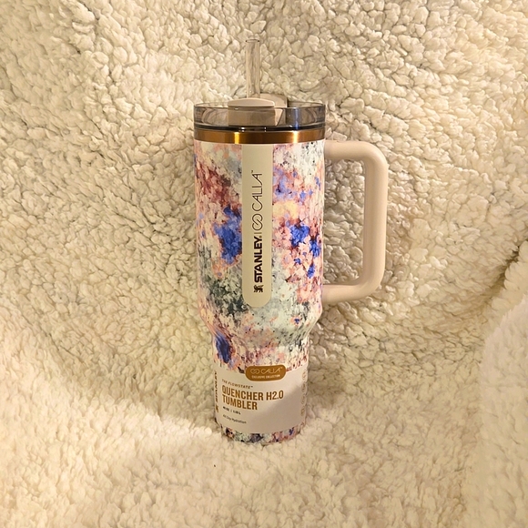 Stanley x CALIA 40 oz. Quencher H2.0 FlowState Tumbler Olive Eden - Picture 2 of 7